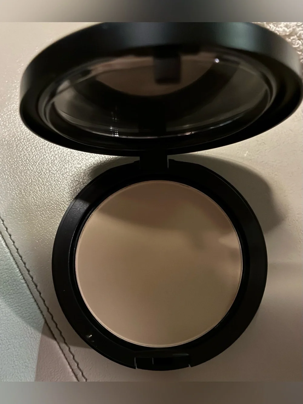 MAC Studio Fix Fluid SPF 15 Foundation NC13 1 oz 30mL Full Size NEW